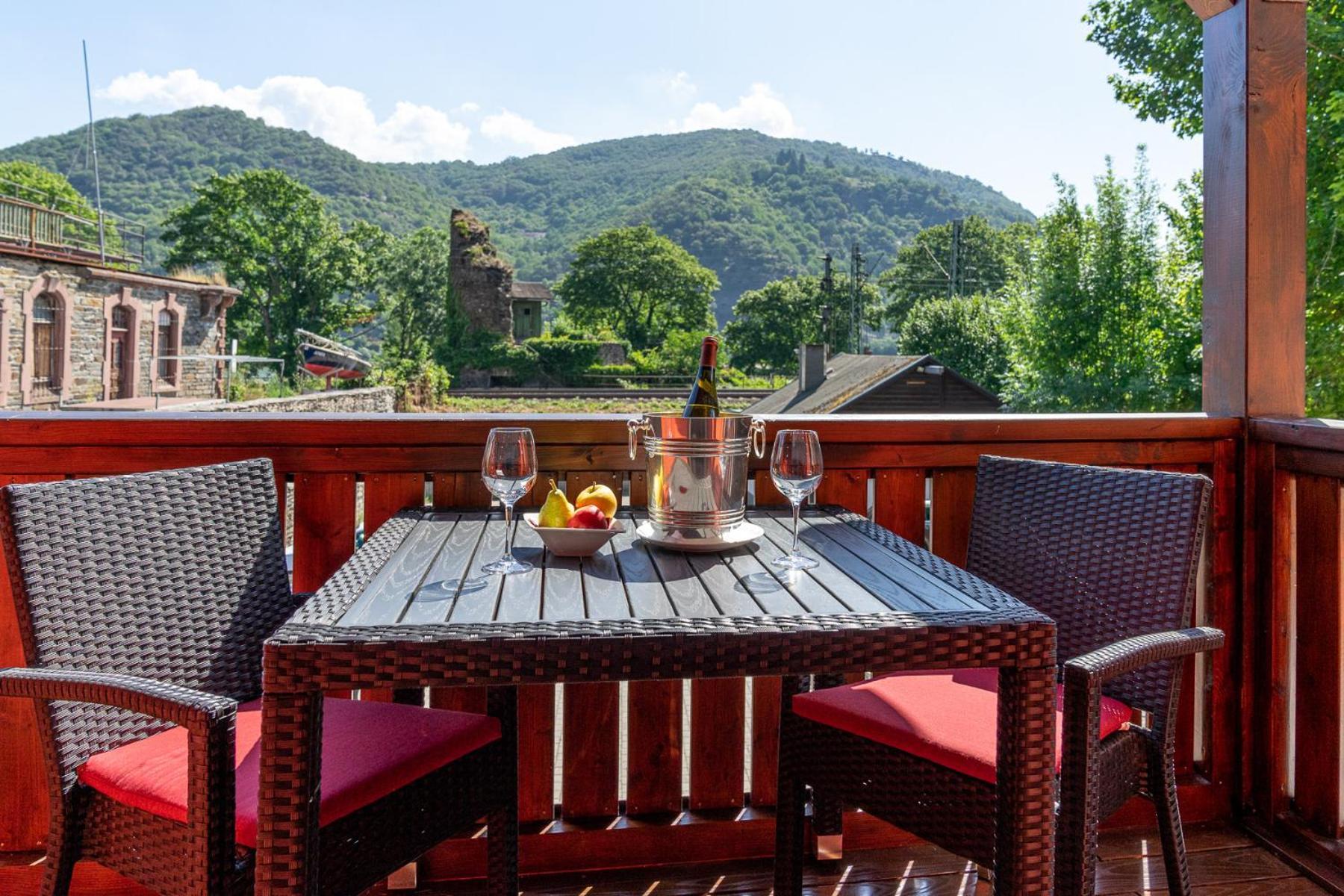 Ferienwohnungen Engelmannstift Bacharach Esterno foto